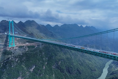 Trung Quốc sắp thông xe "cầu cao nhất thế giới"