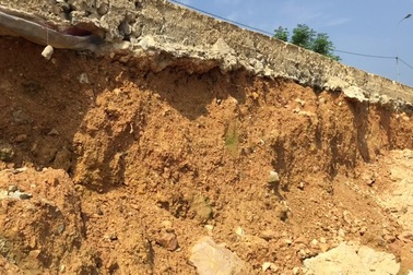 Kè của dự án đường hơn 100 tỷ đồng tan hoang sau lũ