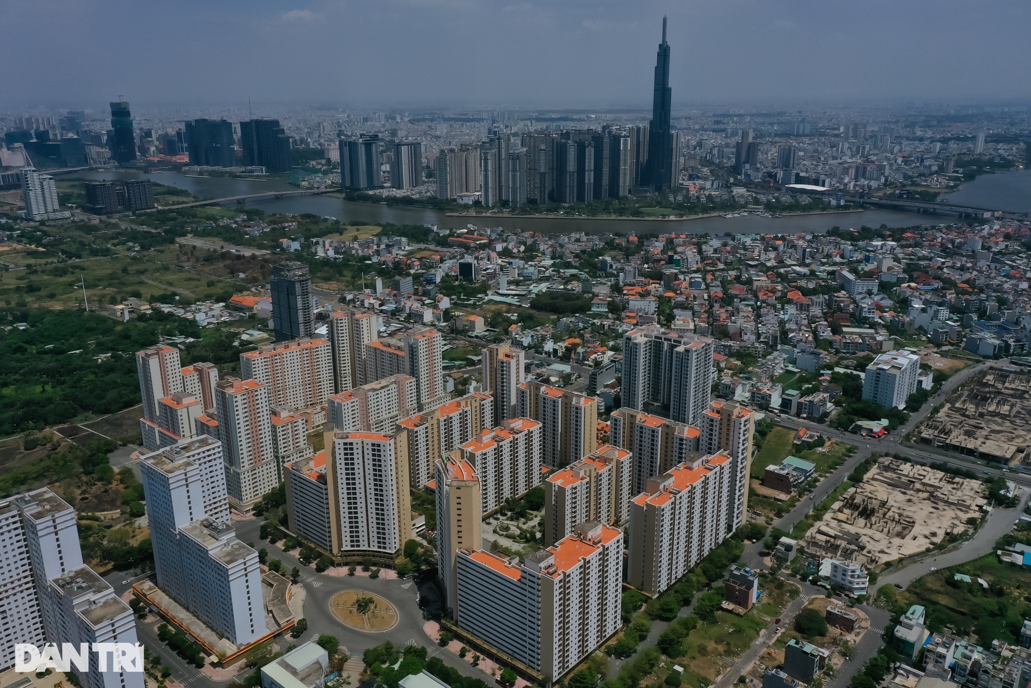 Hàng nghìn căn hộ bỏ hoang tại khu đất vàng ở TPHCM - 1 Hàng nghìn căn hộ bỏ hoang tại khu đất vàng ở TPHCM - 1