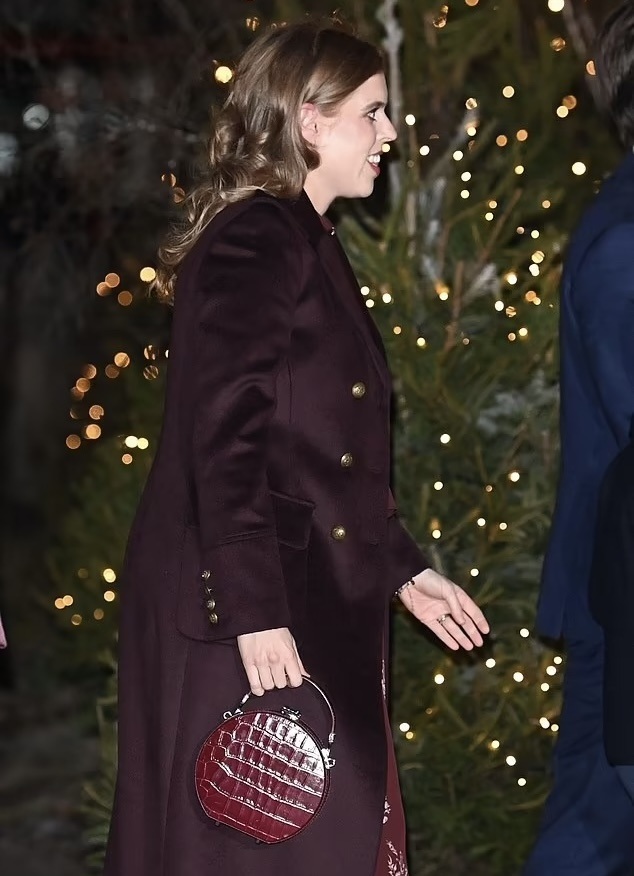 View - Những chiếc túi xách bắt mắt được các nhân vật Hoàng gia ưa chuộng | Báo Dân trí