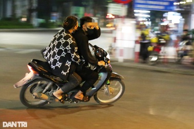 40 đối tượng mang hung khí lạng lách, đánh võng ở đường phố Hải Dương