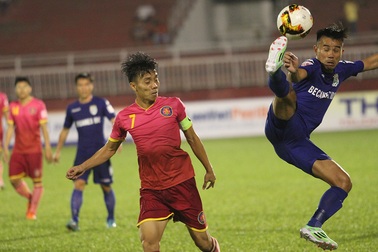 Sài Gòn FC đánh rơi chiến thắng trước B.Bình Dương