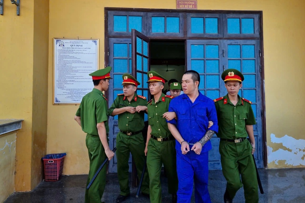 Xét xử trùm giang hồ Quân Idol và đàn em: Tuyên 4 án tử, 4 án tù giam - 3 Xét xử trùm giang hồ Quân Idol và đàn em: Tuyên 4 án tử, 4 án tù giam - 3