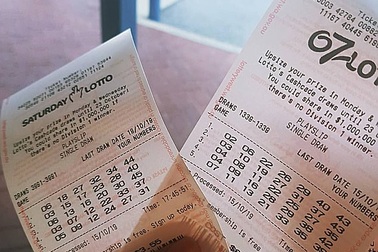 Mua vé số cầu may ai ngờ trúng hơn 20 tỷ đồng