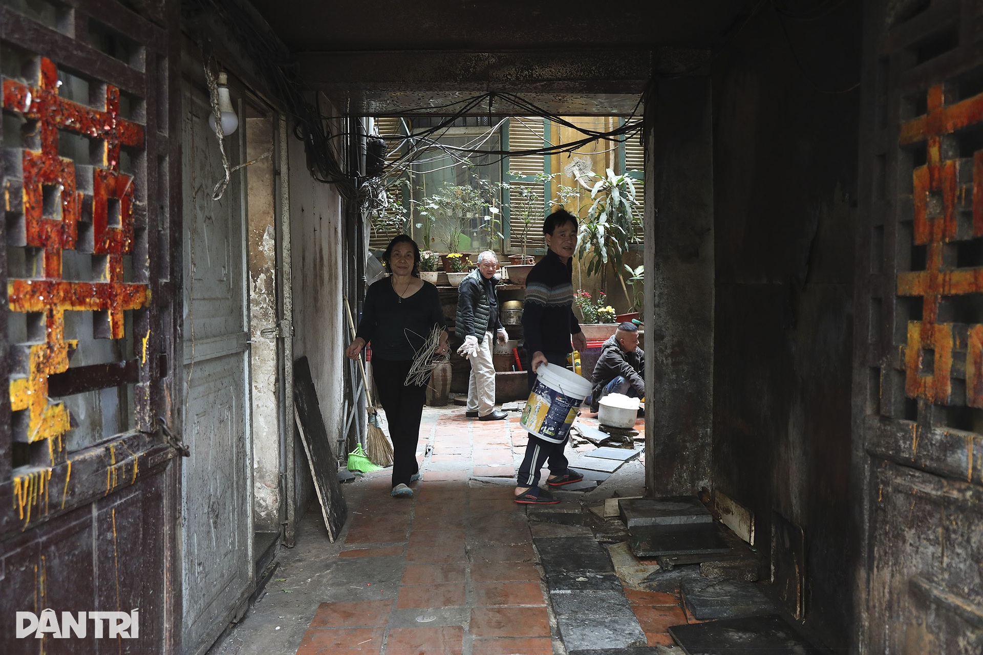 Hà Nội bình yên dưới nắng vàng rực rỡ ngày 30 Tết - 5 Hà Nội bình yên dưới nắng vàng rực rỡ ngày 30 Tết - 5