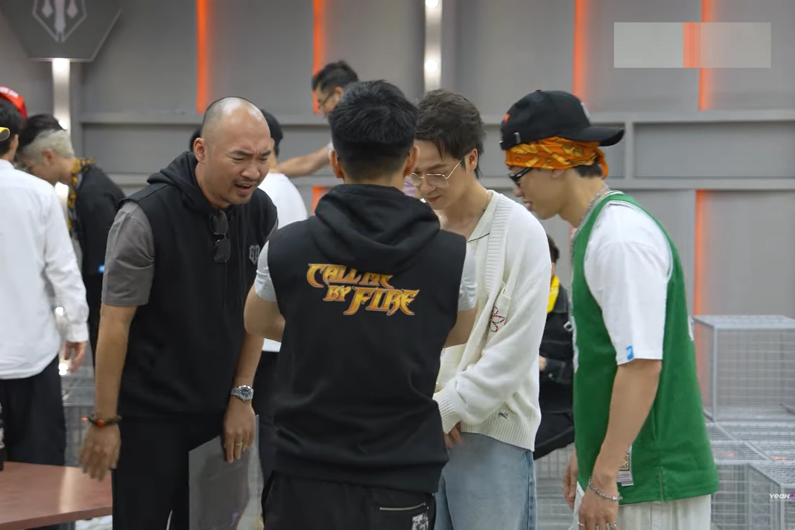 វិចិត្រករប្រជាជន ទូឡុង សុំទោស Bang Kieu ចំពោះការបដិសេធមិនចូលរួមក្រុមតែមួយ - ភាគទី ២ NSND Tự Long xin lỗi Bằng Kiều khi từ chối về chung đội - 2