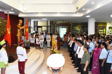 Thừa Thiên Huế tổ chức nhiều hoạt động mừng 130 năm ngày sinh Bác Hồ