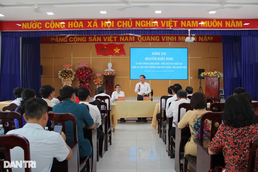 Phó Chủ tịch Quốc hội: Dân sẽ làm giấy tờ gần nhà, không cần về nơi cư trú - 1 Phó Chủ tịch Quốc hội: Dân sẽ làm giấy tờ gần nhà, không cần về nơi cư trú - 1