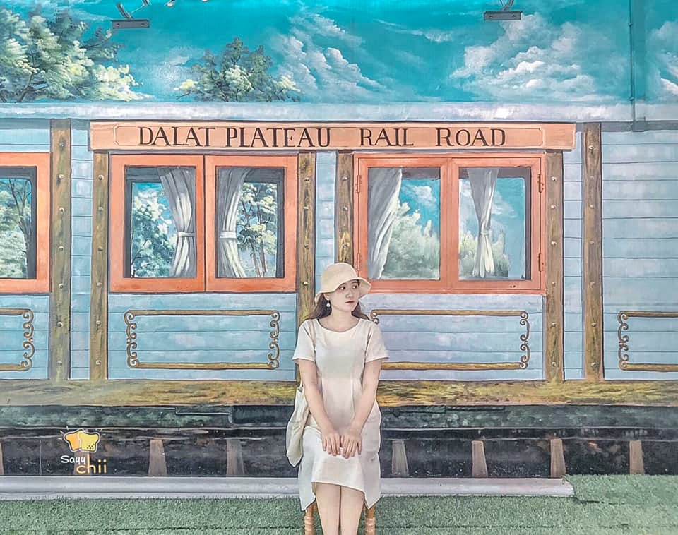 Xuất hiện phiên bản bức tường vàng Đà Lạt ở Hà Nội và Sài Gòn - 3