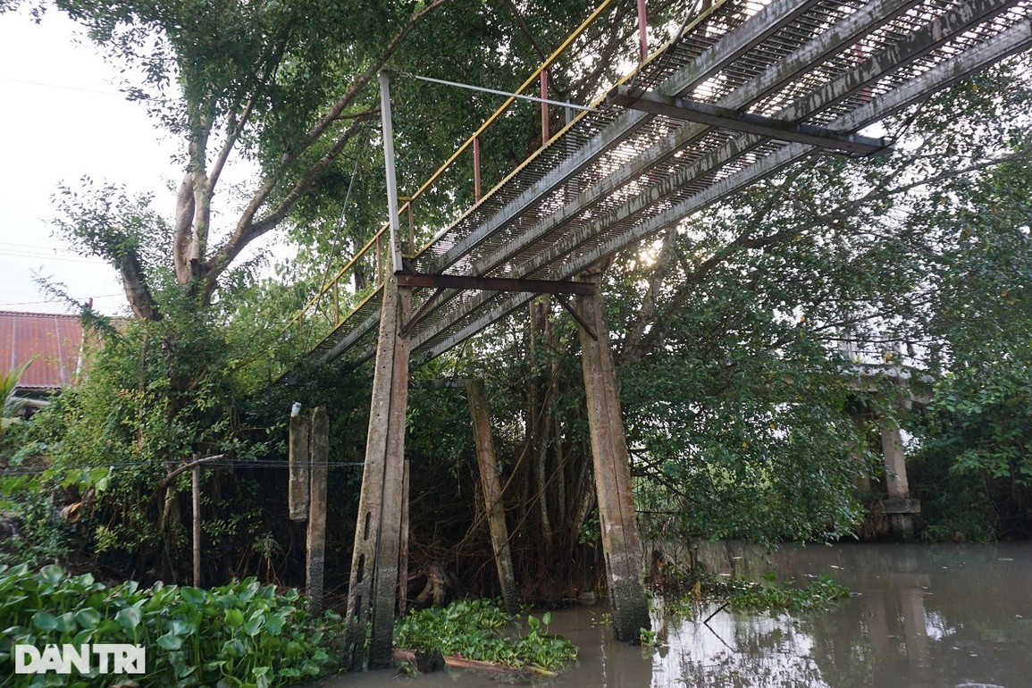 Ấp nghèo mong bạn đọc Dân trí giúp xây cầu, thoát cảnh bị sông nước cô lập - 3 Ấp nghèo mong bạn đọc Dân trí giúp xây cầu, thoát cảnh bị sông nước cô lập - 3