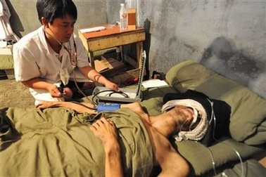 Sống sót sau 25 ngày bị mắc kẹt dưới hầm mỏ