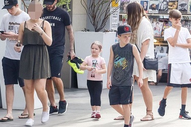 Gia đình Beckham cùng nhau đi tập thể dục