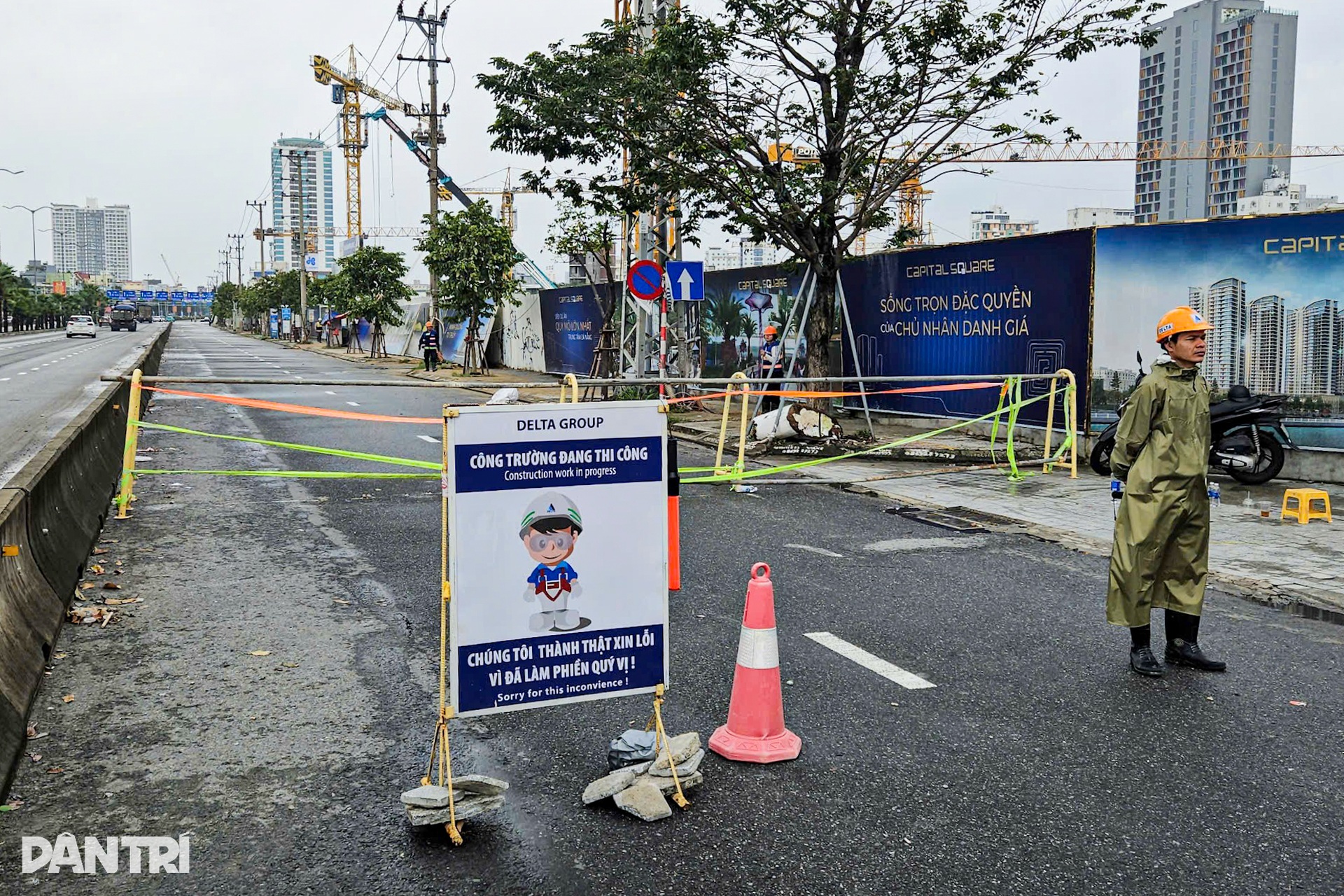 Vụ hố sâu nuốt chửng nhiều ô tô: Xuất hiện vết nứt dài hàng chục mét - 6 Vụ hố sâu nuốt chửng nhiều ô tô: Xuất hiện vết nứt dài hàng chục mét - 6