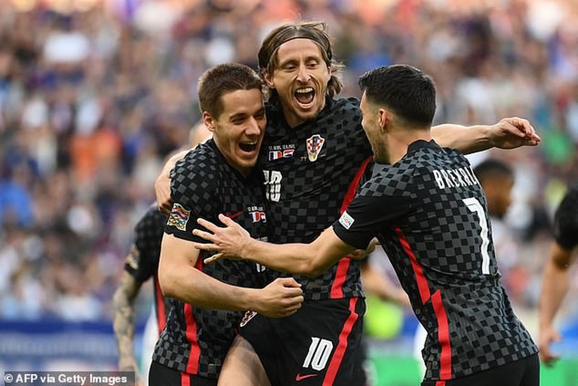 Thua Croatia ở Stade de France, Pháp rơi xuống cuối bảng - 2 Thua Croatia ở Stade de France, Pháp rơi xuống cuối bảng - 2