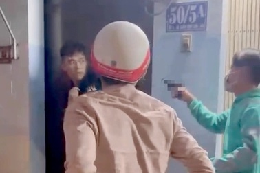 Xác minh clip nam thanh niên cầm súng dọa bắn người ở TPHCM