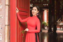 Hoa hậu Hải My duyên dáng với áo dài