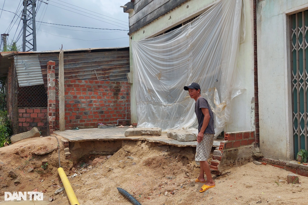 Thi công quốc lộ 19 ì ạch, dân khốn khổ vì không có lối đi - 6 Thi công quốc lộ 19 ì ạch, dân khốn khổ vì không có lối đi - 6
