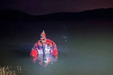 Tìm thấy thi thể nam sinh lớp 9 nghi nhảy cầu tự tử