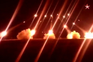 Cơn bão lửa BM-21 Grad trong đêm