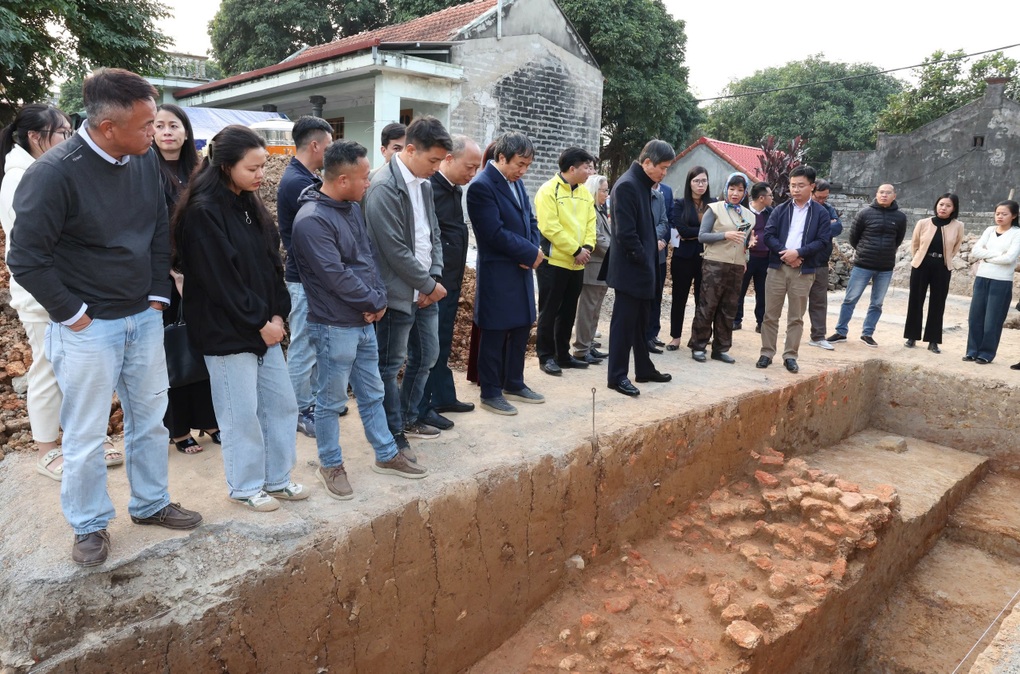 Người dân phát hiện dấu tích nghi tường thành Hoa Lư hơn 1.000 năm tuổi - 1 Người dân phát hiện dấu tích nghi tường thành Hoa Lư hơn 1.000 năm tuổi - 1
