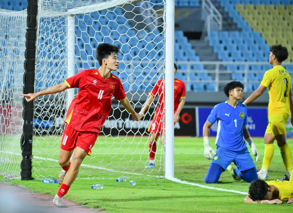 Báo Hàn Quốc nể phục kỷ lục, chỉ ra điểm mạnh của U17 Việt Nam - 2 Báo Hàn Quốc nể phục kỷ lục, chỉ ra điểm mạnh của U17 Việt Nam - 2