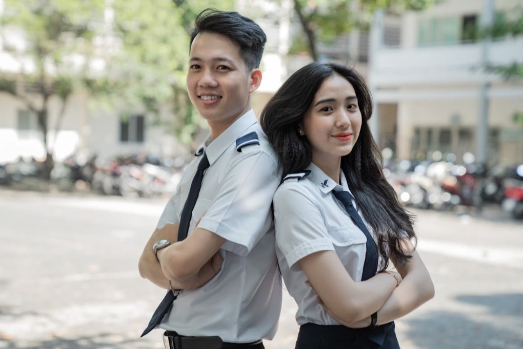 Không cho sinh viên vào lớp nếu ăn mặc phản cảm - 1