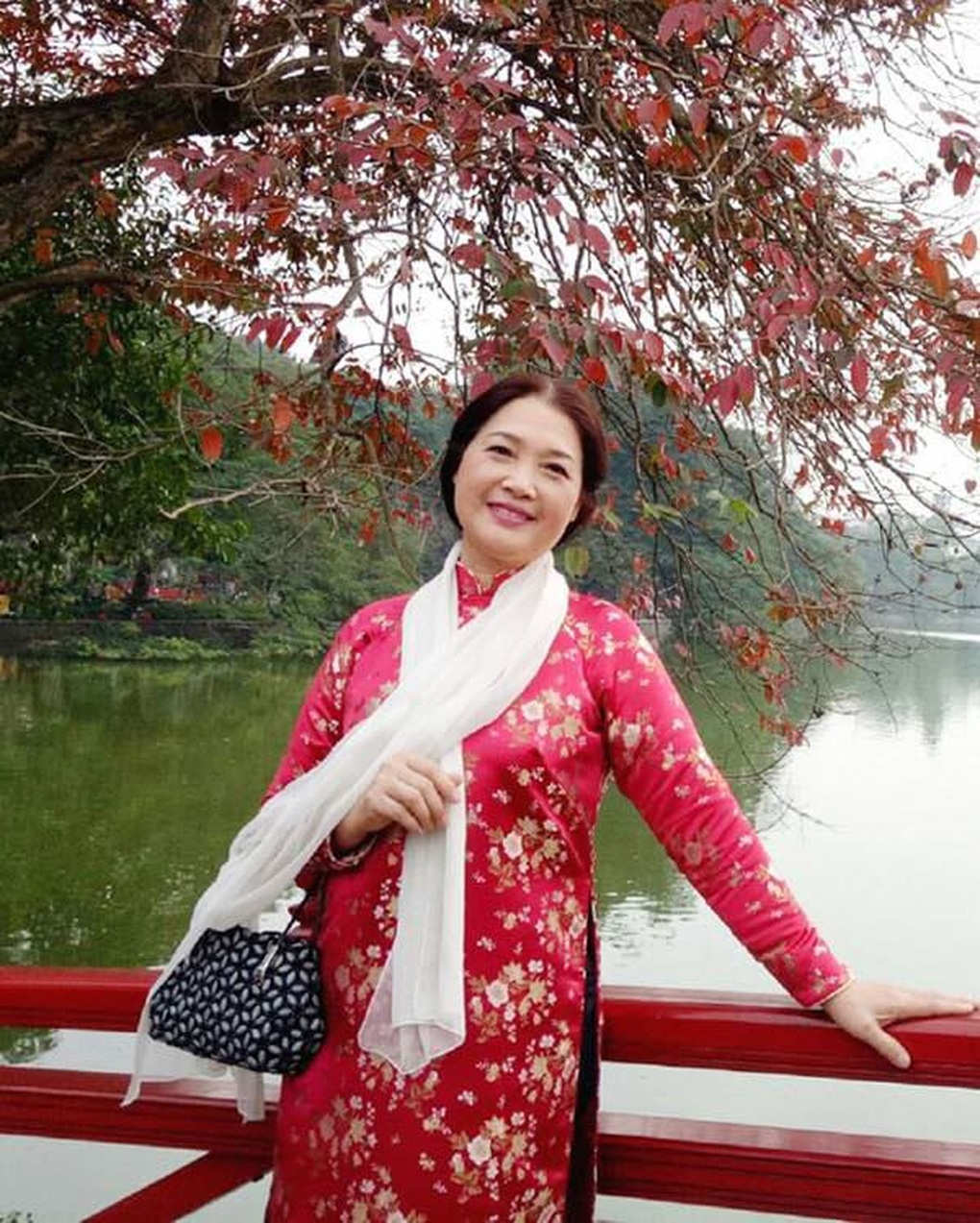 Lê Vân Bao giờ cho đến tháng Mười: Được chồng chiều, kín tiếng ở tuổi 67 - 2 Lê Vân Bao giờ cho đến tháng Mười: Được chồng chiều, kín tiếng ở tuổi 67 - 2