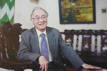 Thầy giáo, dịch giả xuất chúng và tài hoa Phan Ngọc đã qua đời