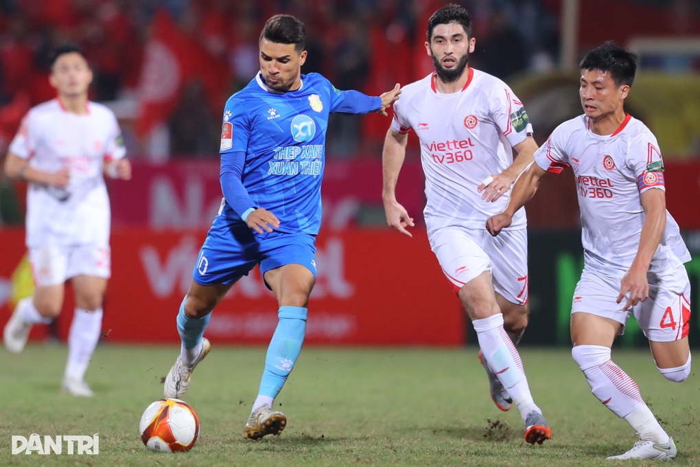 CLB Viettel và Nam Định chia điểm trên sân Hàng Đẫy - 4 CLB Viettel và Nam Định chia điểm trên sân Hàng Đẫy - 4