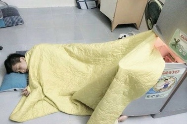 Muôn vàn cách chống nắng nóng khiến bạn cười "ngả nghiêng"