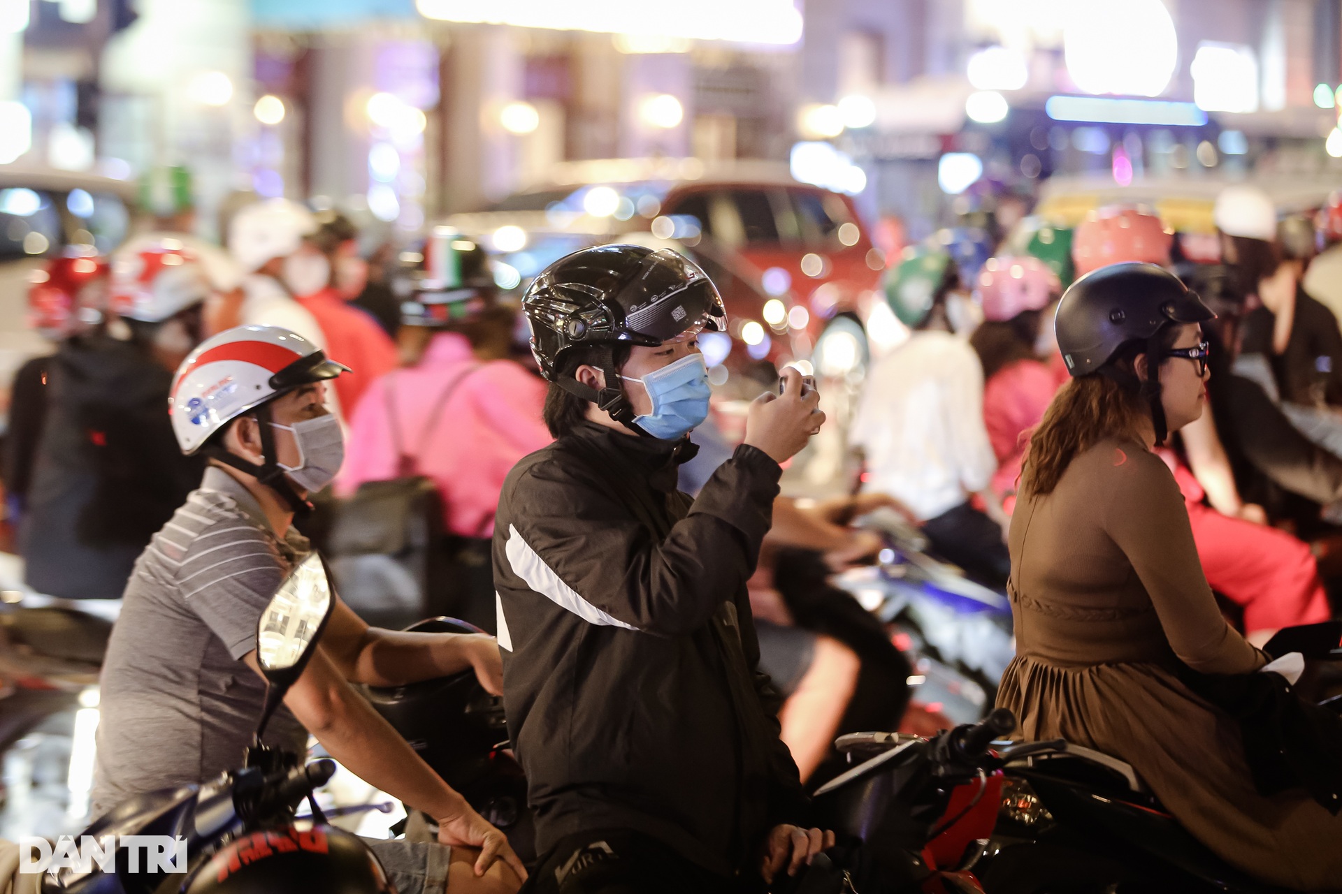 Công viên ánh sáng thu hút hàng nghìn người dân đến check-in ở TPHCM - 8 Công viên ánh sáng thu hút hàng nghìn người dân đến check-in ở TPHCM - 8