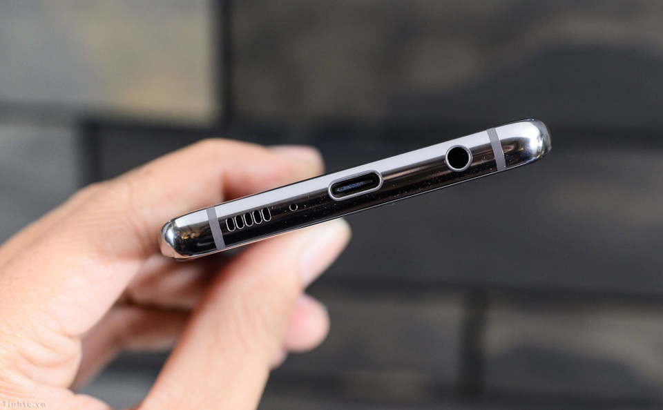 Jack cắm tai nghe 3,5mm có thể sẽ trở lại trên điện thoại Samsung - 1 Jack cắm tai nghe 3,5mm có thể sẽ trở lại trên điện thoại Samsung - 1