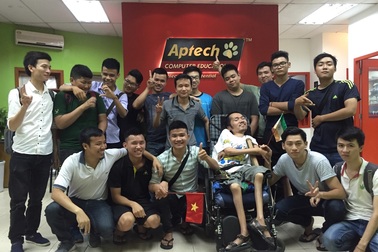 Hành trình thực hiện ước mơ Lập trình viên của chàng trai khuyết tật