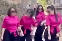 4 phụ nữ nhảy phản cảm tại di tích chùa Bổ Đà