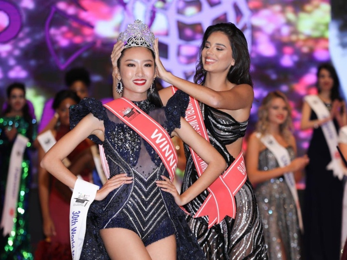 Thí sinh Hoa hậu Hoàn vũ Việt Nam bật khóc tiết lộ suýt bị xâm hại tình dục - 4 Thí sinh Hoa hậu Hoàn vũ Việt Nam bật khóc tiết lộ suýt bị xâm hại tình dục - 4