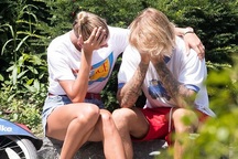 Justin Bieber và Hailey Baldwin xuất hiện buồn bã bên nhau