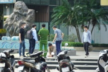 Hà Nội: Người đàn ông rơi từ tầng cao chung cư xuống đất tử vong