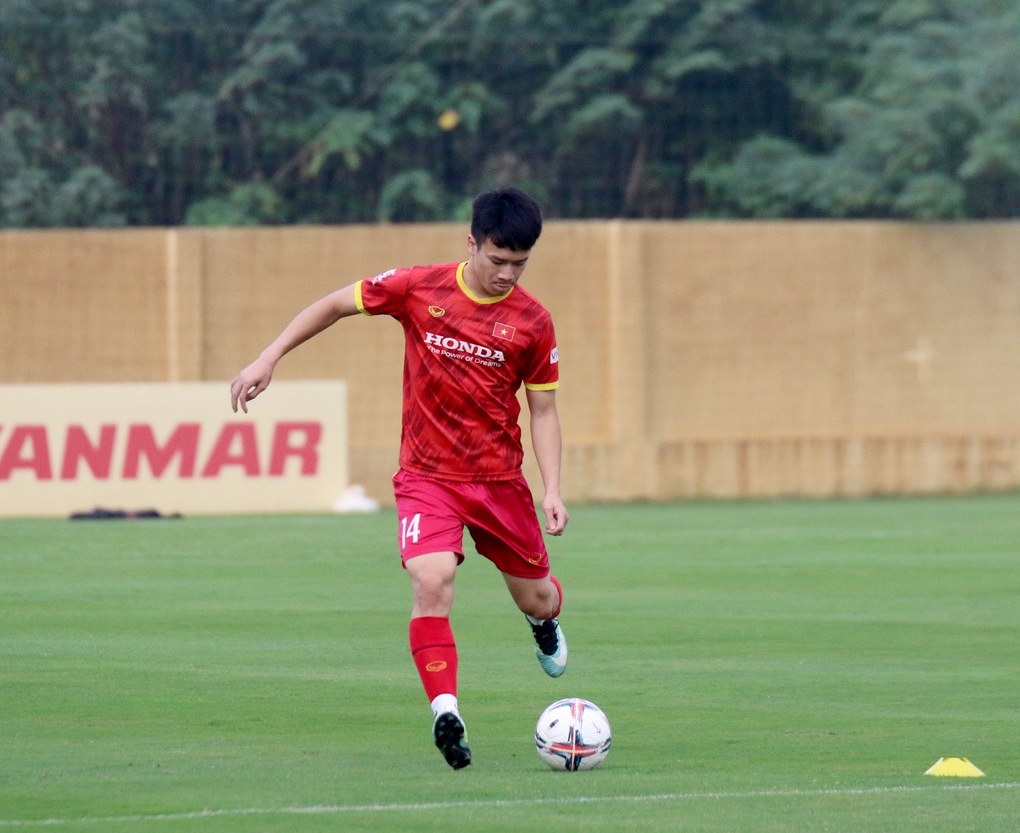 Cầu thủ HA Gia Lai hội quân cùng đội tuyển Việt Nam - 5