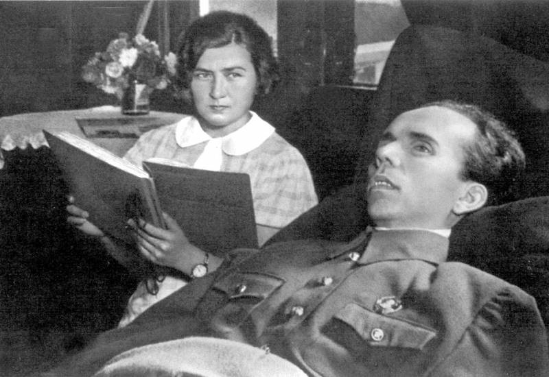 Thép đã tôi thế đấy và tầm vóc của một thiên hùng ca bi tráng - 2 Thép đã tôi thế đấy và tầm vóc của một thiên hùng ca bi tráng - 2