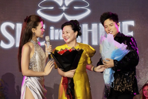 Hà Nhi khóc nức nở vì hành động của mẹ trong đêm nhạc ở Đà Lạt