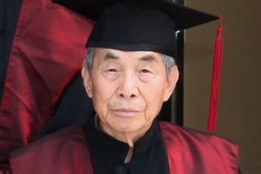 96 tuổi lấy bằng thạc sĩ