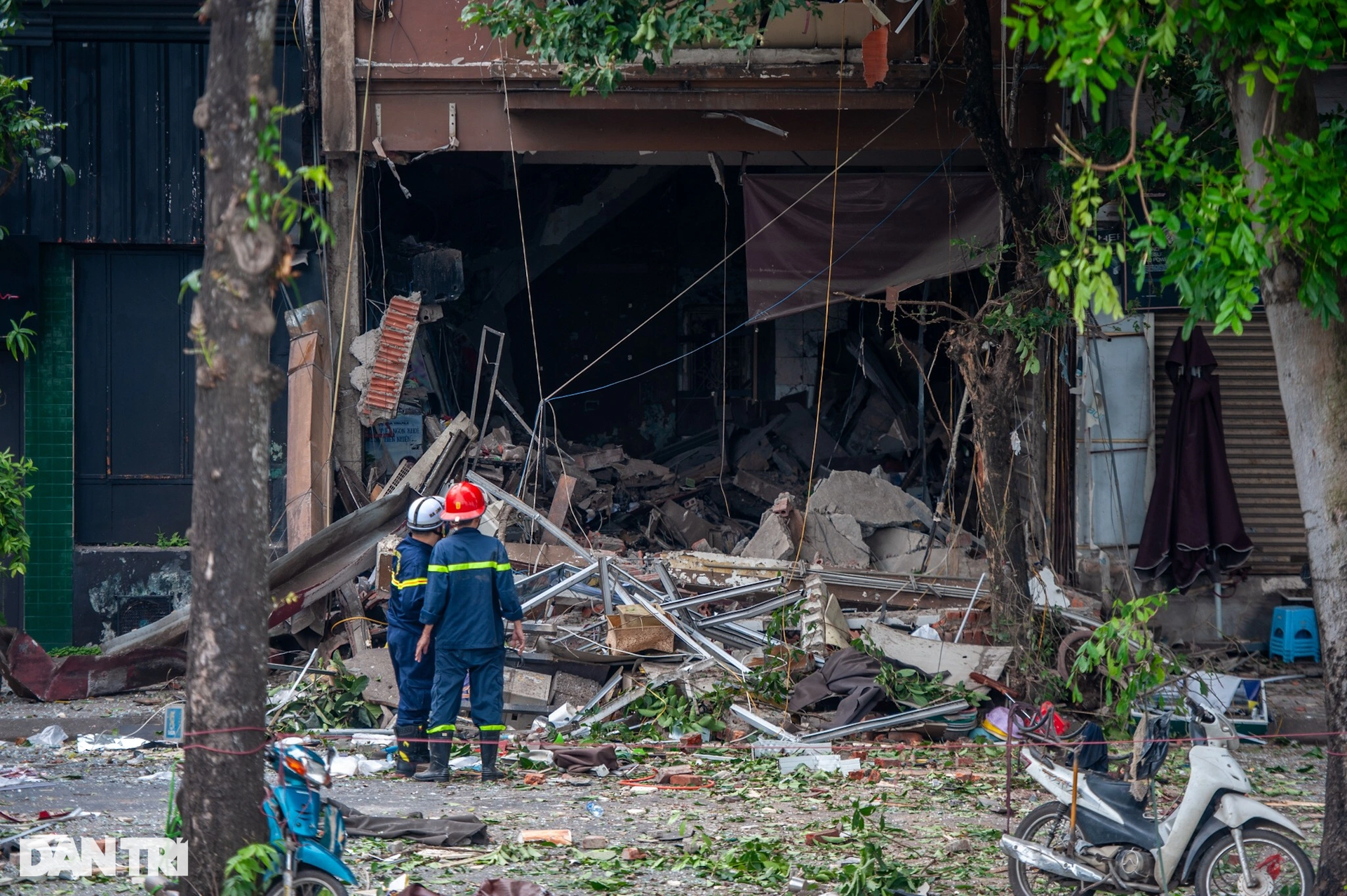 Hiện trường tan hoang sau vụ nổ lớn tại quán ăn ở Hà Nội - 6