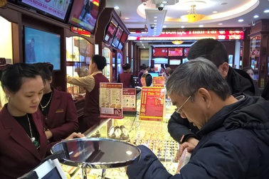 Vàng giảm giá sau khi tăng đạt đỉnh 7 tuần