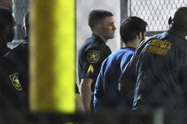FBI "đã thất bại" khi để lọt kẻ xả súng ở sân bay Florida?