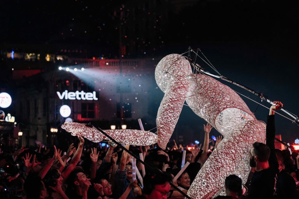 Viettel Y-Fest 2024: Sức hút từ nghệ thuật và công nghệ - 9 Viettel Y-Fest 2024: Sức hút từ nghệ thuật và công nghệ - 9