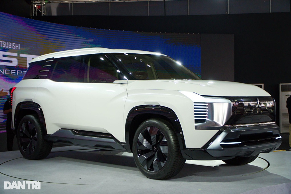 Mitsubishi DST Concept “chào” khách Việt: SUV 7 chỗ đối đầu CX-5, CR-V - 1 Mitsubishi DST Concept “chào” khách Việt: SUV 7 chỗ đối đầu CX-5, CR-V - 1