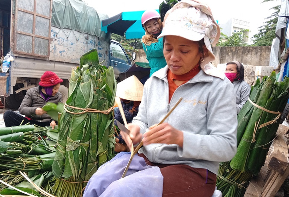 Chẻ lạt giang gói bánh chưng kiếm tiền triệu dịp Tết - 3 Chẻ lạt giang gói bánh chưng kiếm tiền triệu dịp Tết - 3