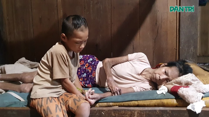 Lay lắt phận đời mẹ khuyết tật đặc biệt nặng, con thơ câm điếc