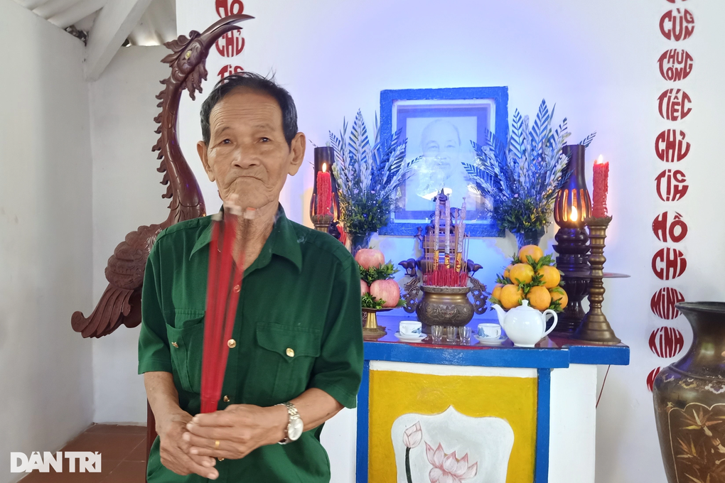 Người dân lặn lội hơn 100km về đền thờ viếng Bác ngày Tết độc lập 2/9 - 4 Người dân lặn lội hơn 100km về đền thờ viếng Bác ngày Tết độc lập 2/9 - 4