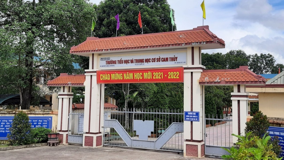 59 học sinh qua đêm ở trường: Xuất hiện trường hợp nghi mắc Covid-19 - 1 59 học sinh qua đêm ở trường: Xuất hiện trường hợp nghi mắc Covid-19 - 1